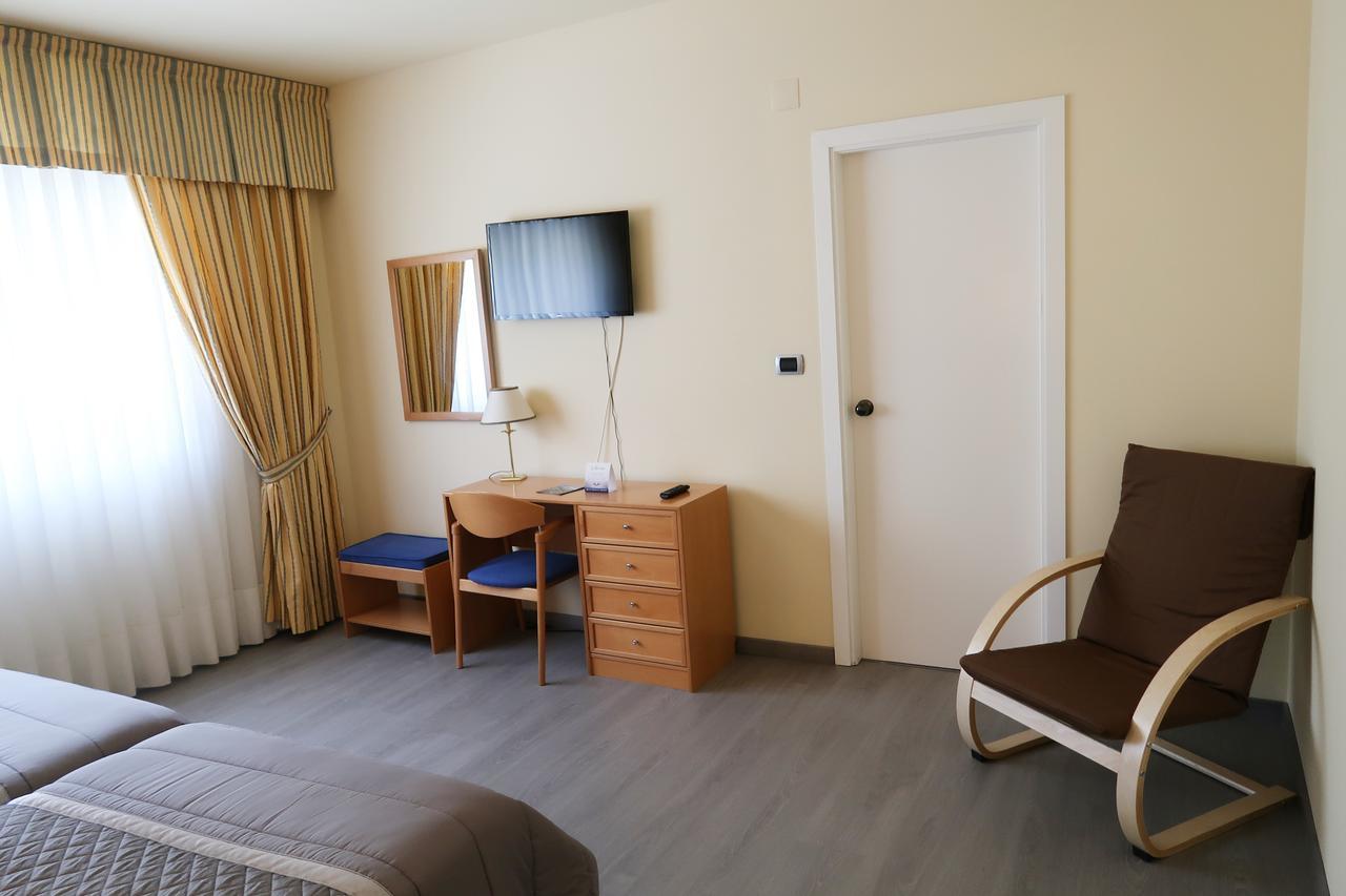 Hotel O Camino O Barco de Valdeorras Εξωτερικό φωτογραφία