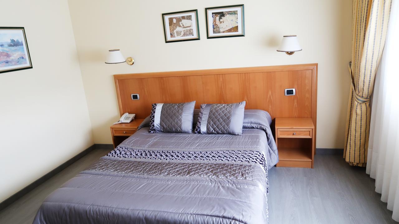 Hotel O Camino O Barco de Valdeorras Εξωτερικό φωτογραφία